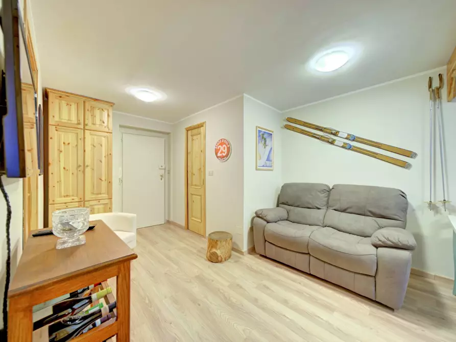 Immagine 9 di Appartamento in vendita  in via clotes a Sauze D'oulx