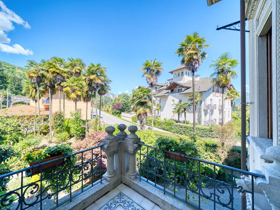 Immagine 17 di Villa in vendita  in via volta a Verbania