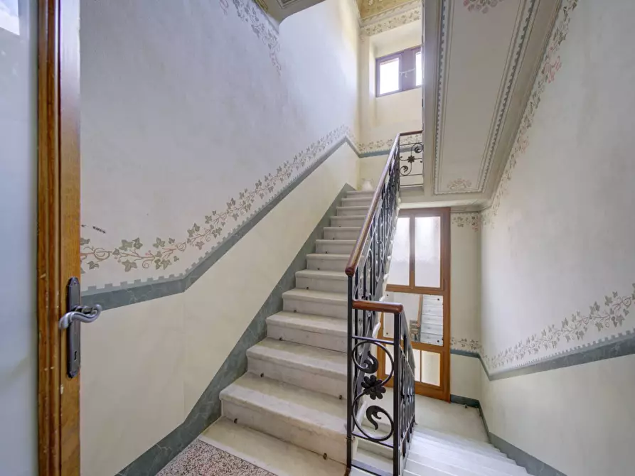 Immagine 29 di Villa in vendita  in via volta a Verbania