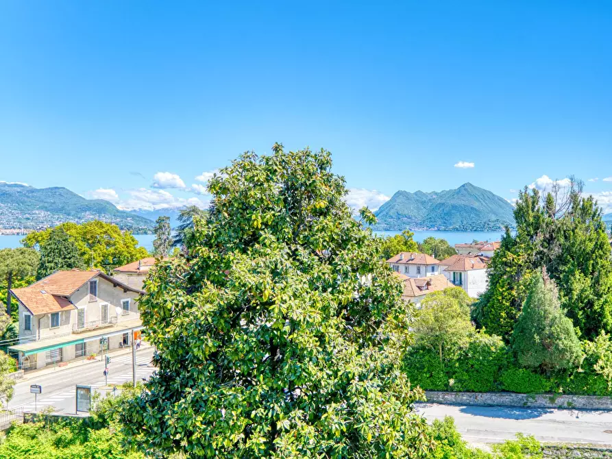 Immagine 13 di Villa in vendita  in via volta a Verbania