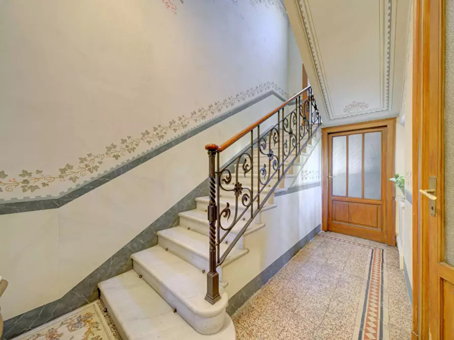 Immagine 28 di Villa in vendita  in via volta a Verbania