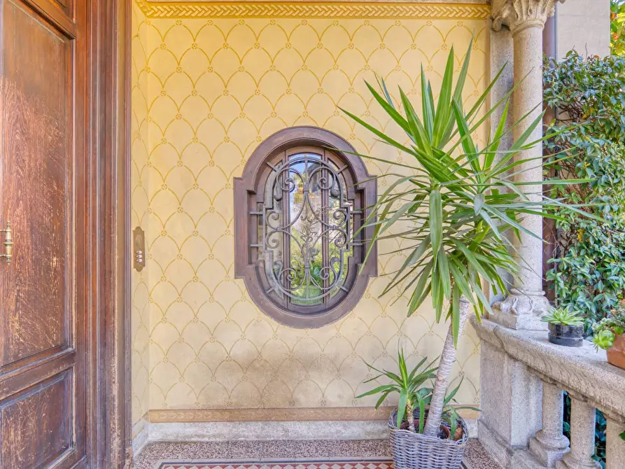 Immagine 21 di Villa in vendita  in via volta a Verbania