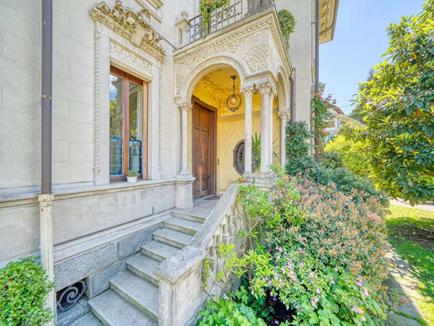 Immagine 22 di Villa in vendita  in via volta a Verbania