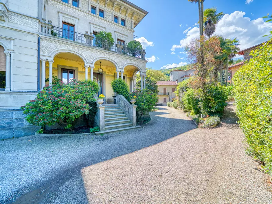 Immagine 23 di Villa in vendita  in via volta a Verbania