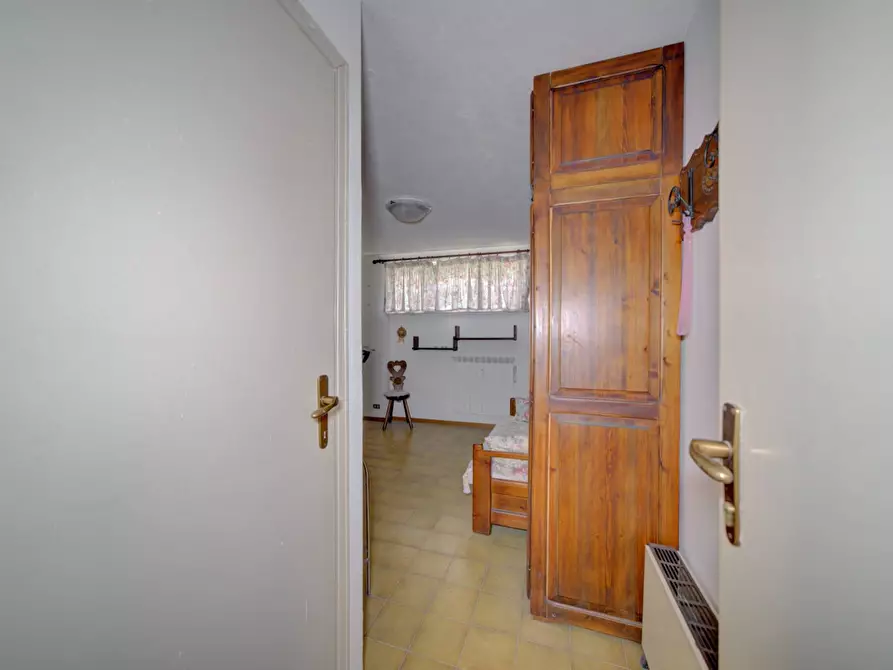 Immagine 8 di Appartamento in vendita  in via signal a Sauze D'oulx