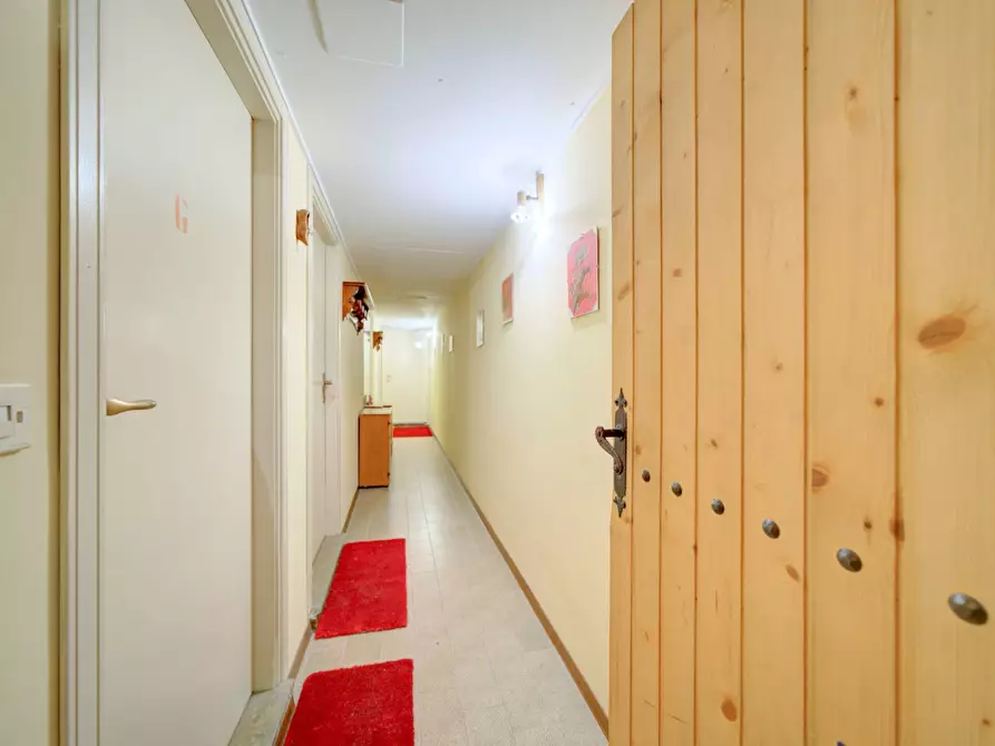 Immagine 6 di Appartamento in vendita  in via signal a Sauze D'oulx