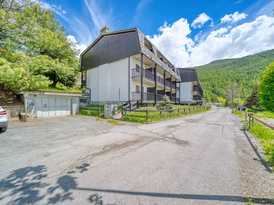 Immagine 2 di Appartamento in vendita  in via signal a Sauze D'oulx