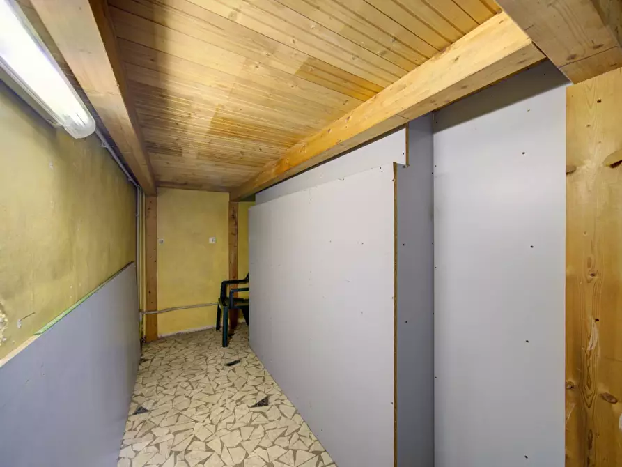 Immagine 15 di Locale commerciale in vendita  in Via Monginevro a Torino