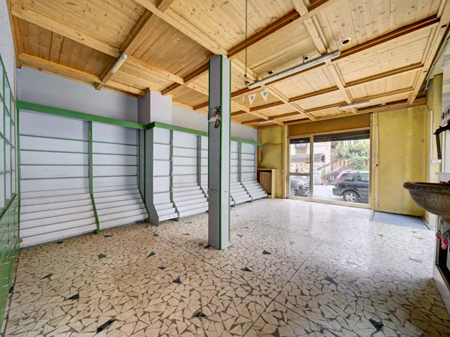 Immagine 8 di Locale commerciale in vendita  in Via Monginevro a Torino