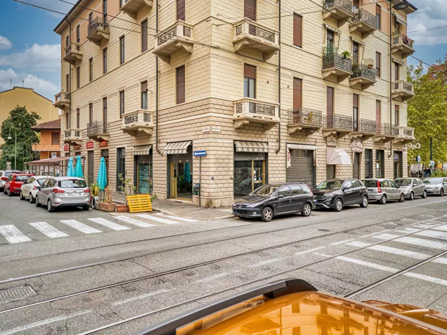 Immagine 2 di Locale commerciale in vendita  in Via Monginevro a Torino