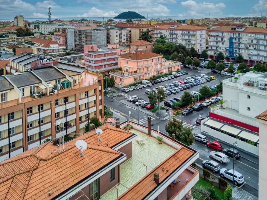 Immagine 2 di Appartamento in vendita  in Viale Liguria a Albenga