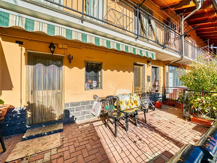 Immagine 3 di Palazzo in vendita  in Via San Rocco a San Gillio