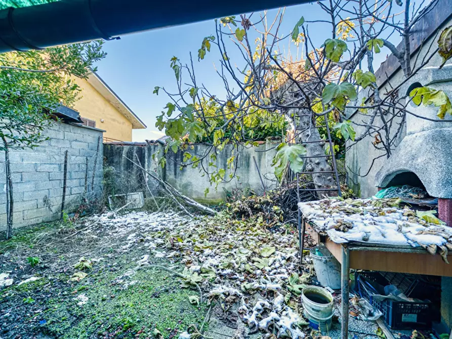 Immagine 4 di Palazzo in vendita  in Via San Rocco a San Gillio