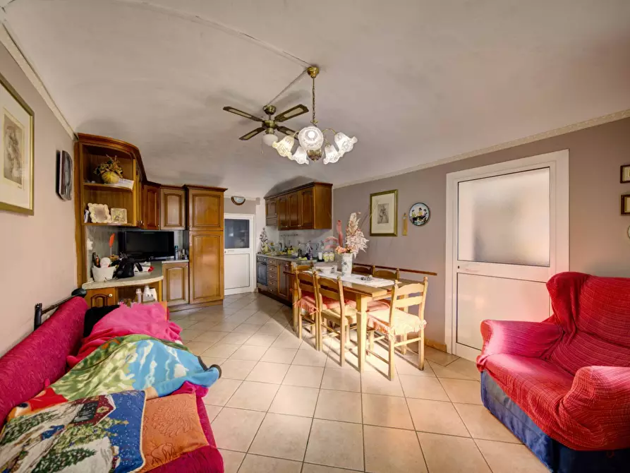 Immagine 9 di Palazzo in vendita  in Via San Rocco a San Gillio