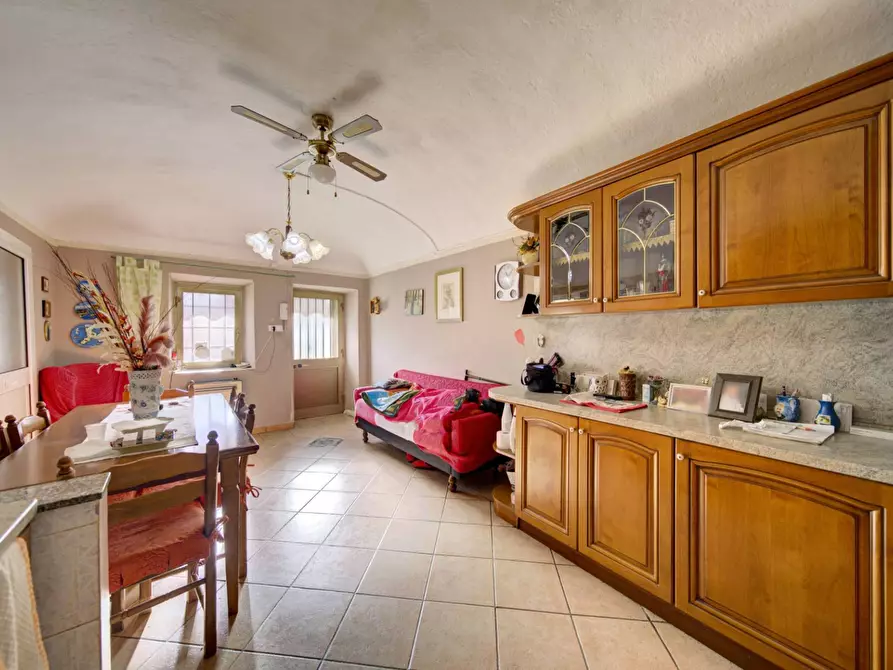 Immagine 7 di Palazzo in vendita  in Via San Rocco a San Gillio