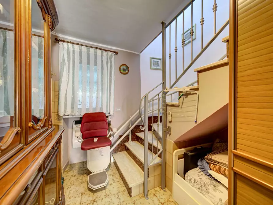 Immagine 10 di Palazzo in vendita  in Via San Rocco a San Gillio