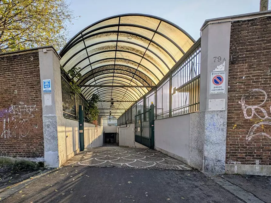 Immagine 2 di Box auto in vendita  in via vigone a Torino