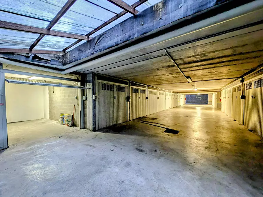 Immagine 5 di Box auto in vendita  in via vigone a Torino