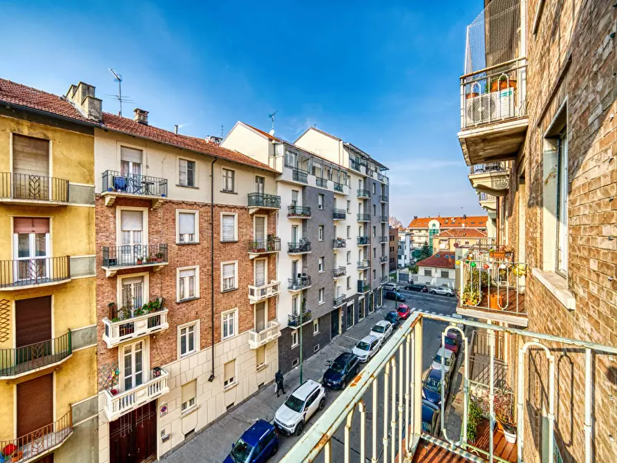 Immagine 11 di Appartamento in vendita  in Via Borgosesia a Torino