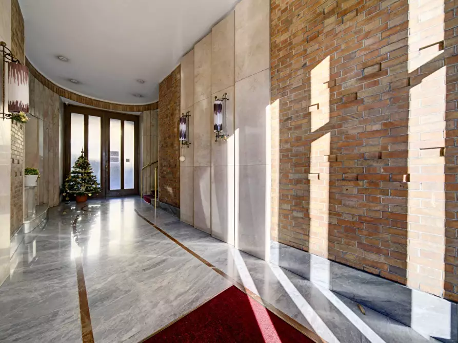 Immagine 2 di Appartamento in vendita  in Piazza Adriano a Torino