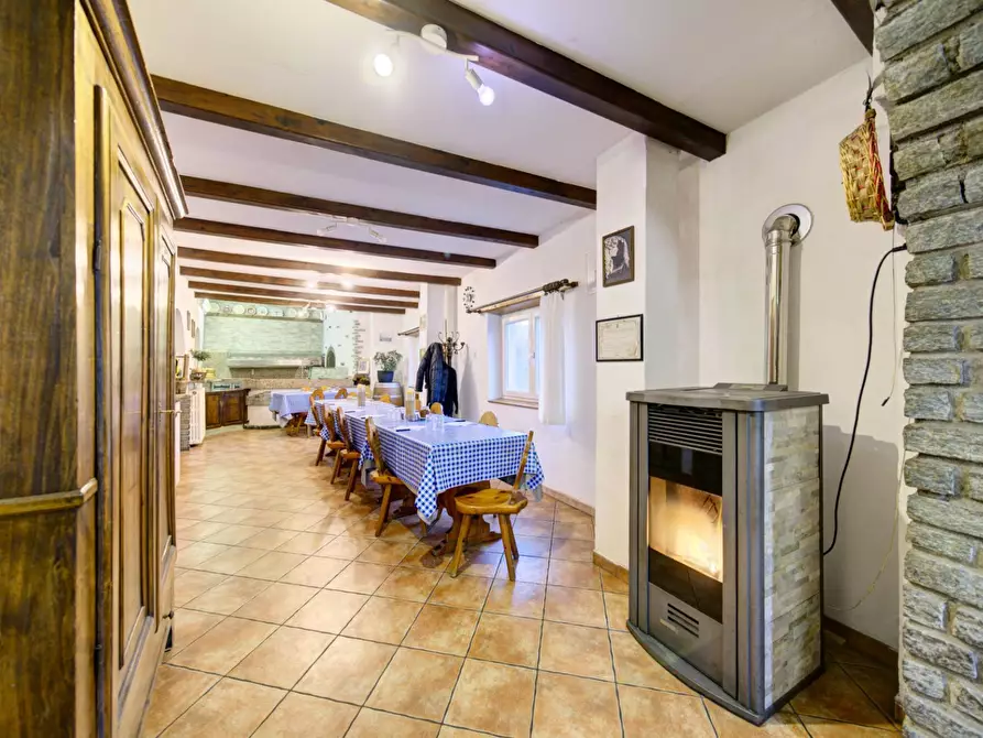 Immagine 14 di Locale commerciale in vendita  in Via Nazionale a Pinerolo