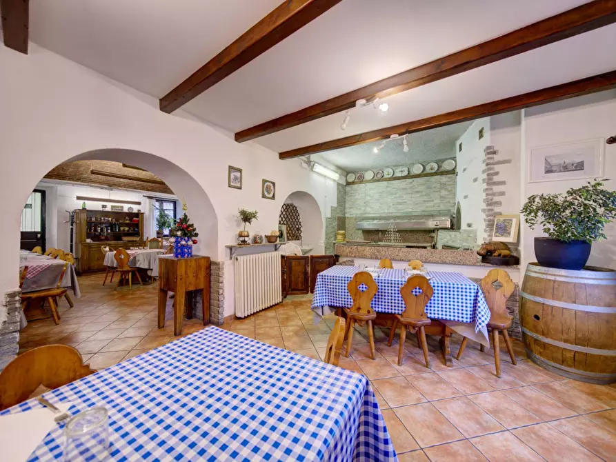 Immagine 8 di Locale commerciale in vendita  in Via Nazionale a Pinerolo