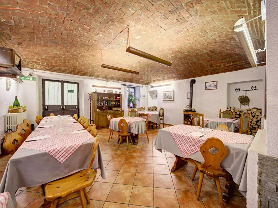 Immagine 11 di Locale commerciale in vendita  in Via Nazionale a Pinerolo