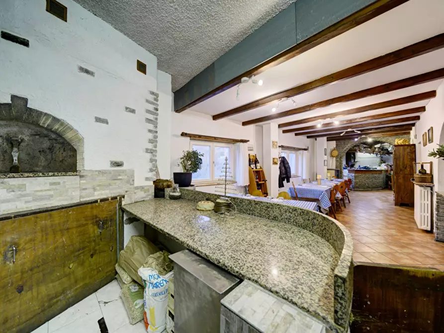 Immagine 16 di Locale commerciale in vendita  in Via Nazionale a Pinerolo