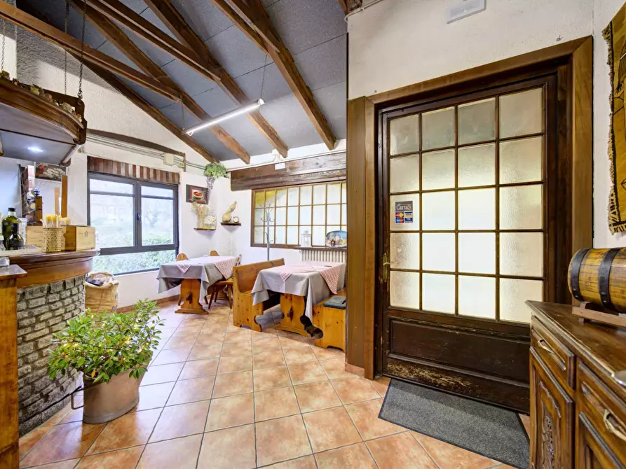 Immagine 7 di Locale commerciale in vendita  in Via Nazionale a Pinerolo