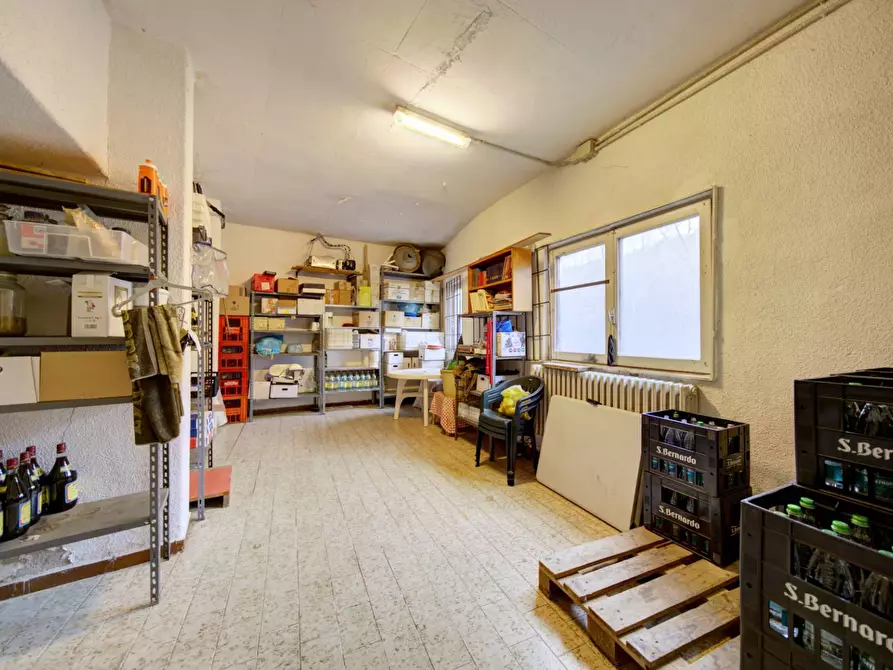 Immagine 29 di Locale commerciale in vendita  in Via Nazionale a Pinerolo