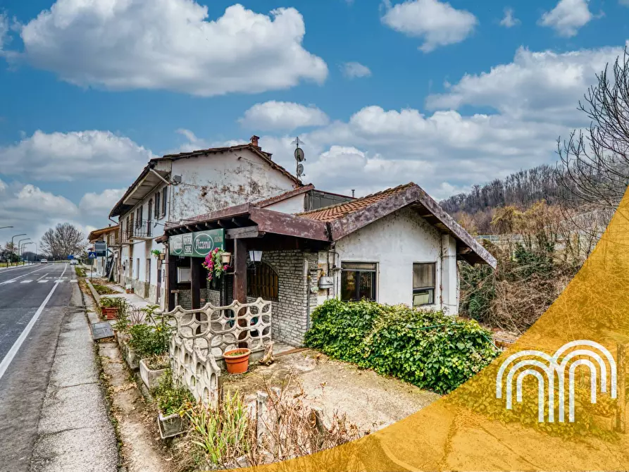 Immagine 1 di Locale commerciale in vendita  in Via Nazionale a Pinerolo