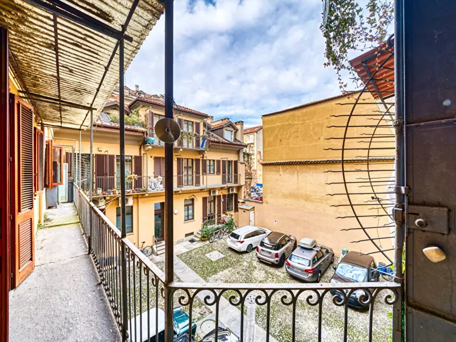 Immagine 13 di Appartamento in vendita  in Via Montebello a Torino