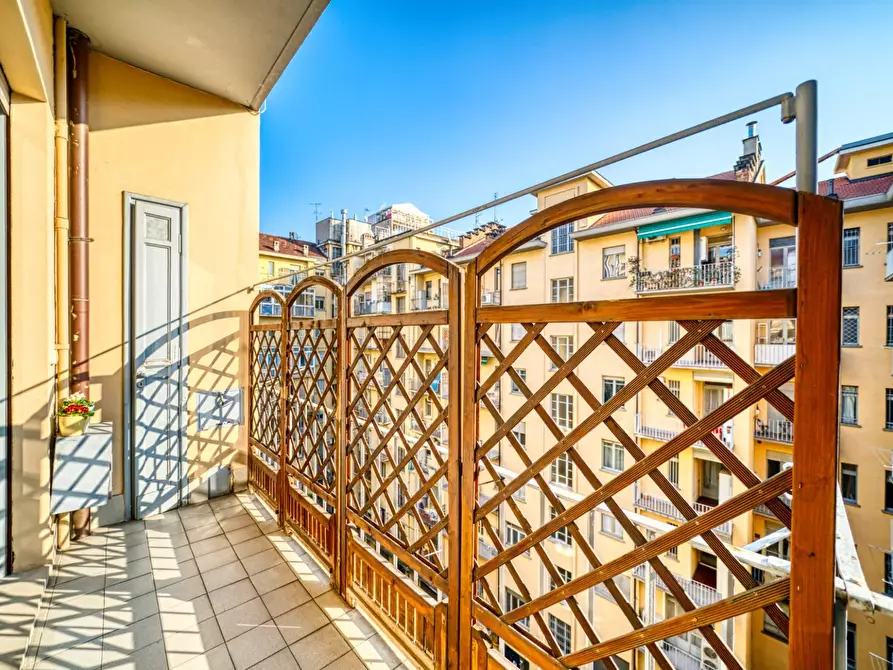 Immagine 30 di Appartamento in vendita  in Via San Quintino a Torino