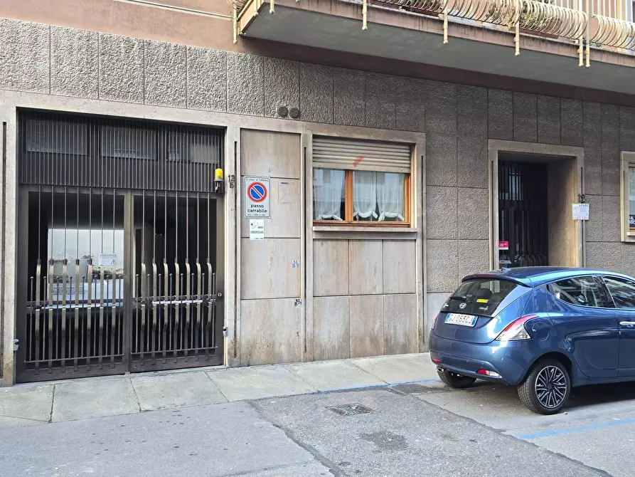 Immagine 2 di Box auto in vendita  in Via Stefano Clemente a Torino