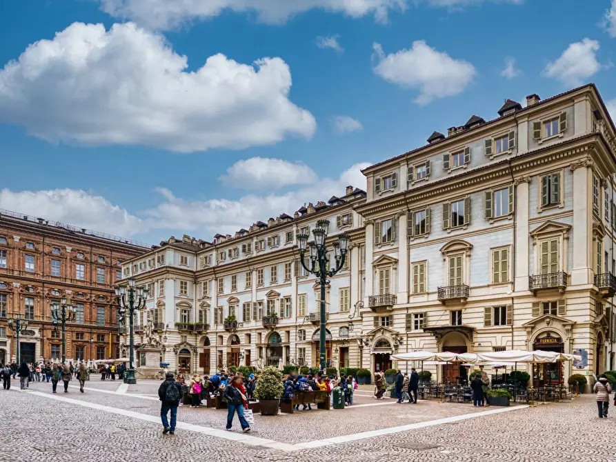 Immagine 2 di Appartamento in vendita  in Piazza Carignano a Torino