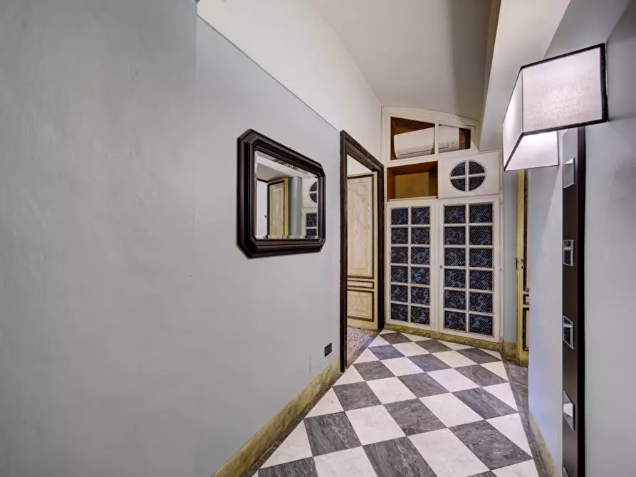 Immagine 22 di Appartamento in vendita  in Piazza Carignano a Torino