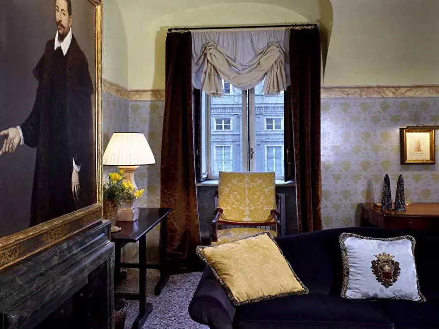 Immagine 12 di Appartamento in vendita  in Piazza Carignano a Torino