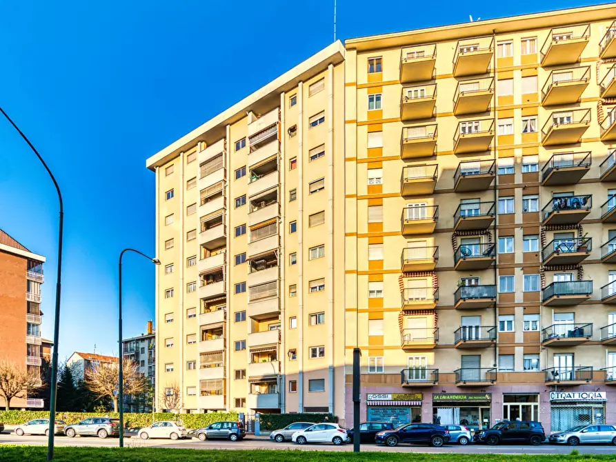 Immagine 2 di Appartamento in vendita  in Via Francesco De Sanctis a Torino