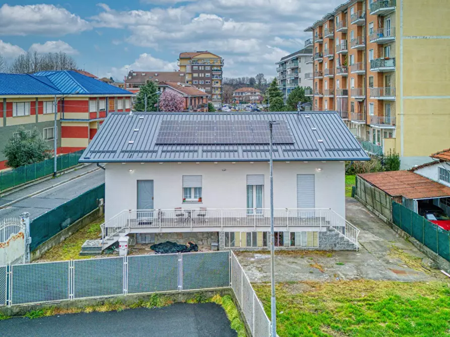 Immagine 2 di Villa in vendita  in via Rossini a Alpignano