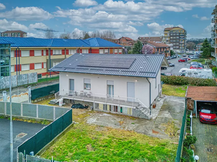 Immagine 3 di Villa in vendita  in via Rossini a Alpignano