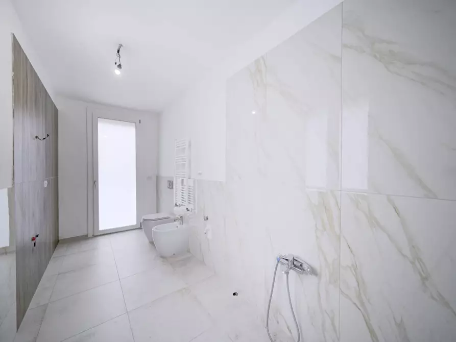 Immagine 19 di Villa in vendita  in via Rossini a Alpignano