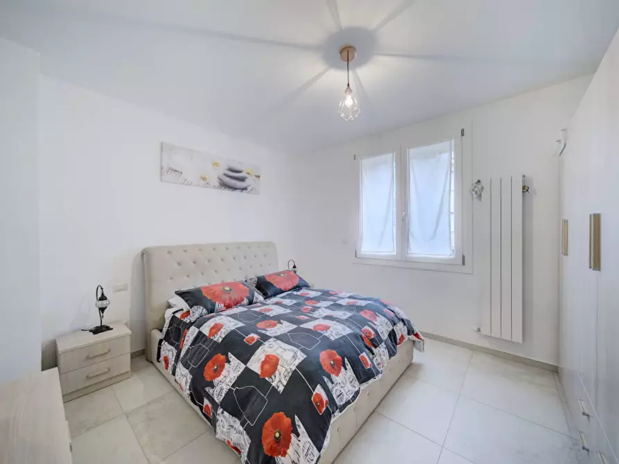 Immagine 13 di Villa in vendita  in via Rossini a Alpignano