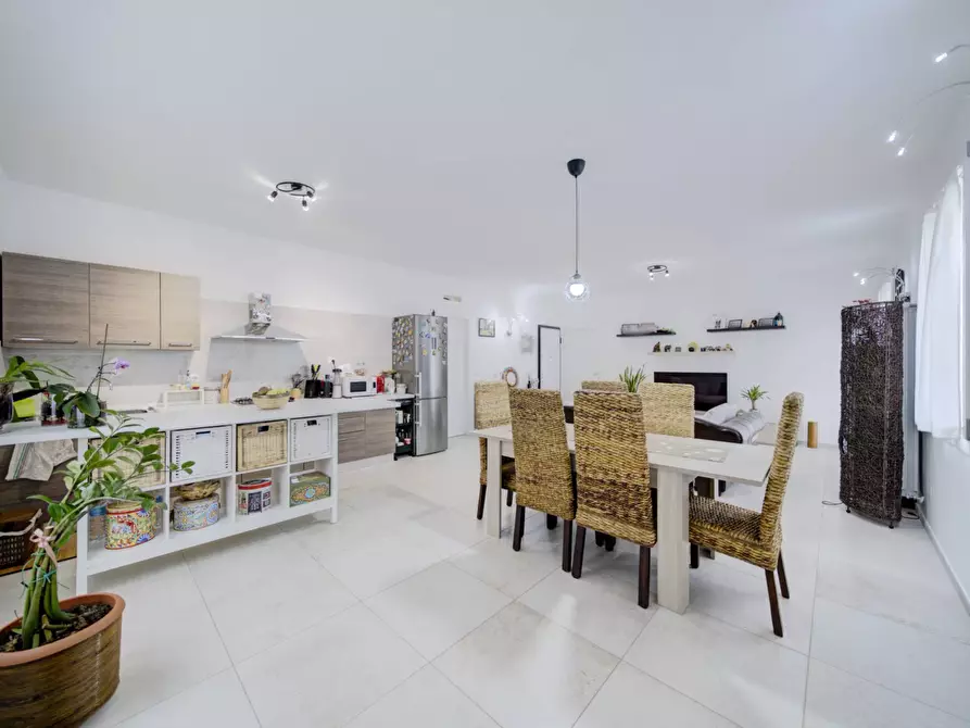 Immagine 8 di Villa in vendita  in via Rossini a Alpignano