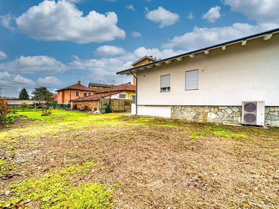 Immagine 28 di Villa in vendita  in via Rossini a Alpignano