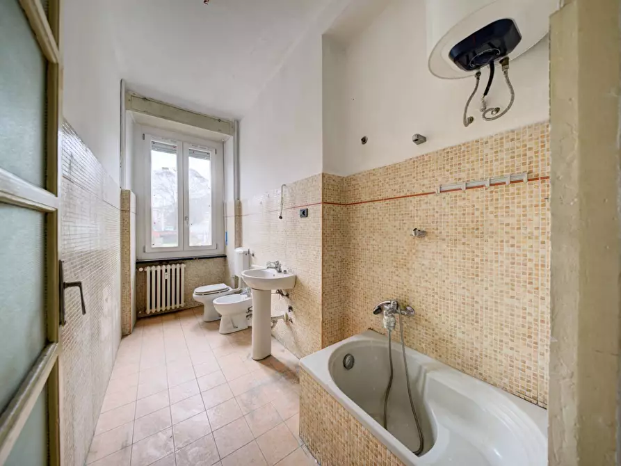 Immagine 13 di Appartamento in vendita  in Via Revello a Torino