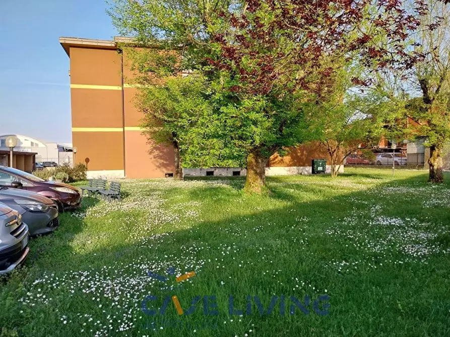 Immagine 21 di Appartamento in vendita  in Via Palmiro Togliatti a Zibido San Giacomo