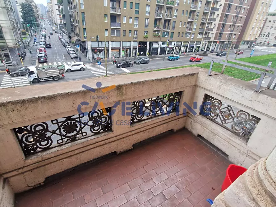 Immagine 22 di Appartamento in vendita  in Viale Lunigiana a Milano