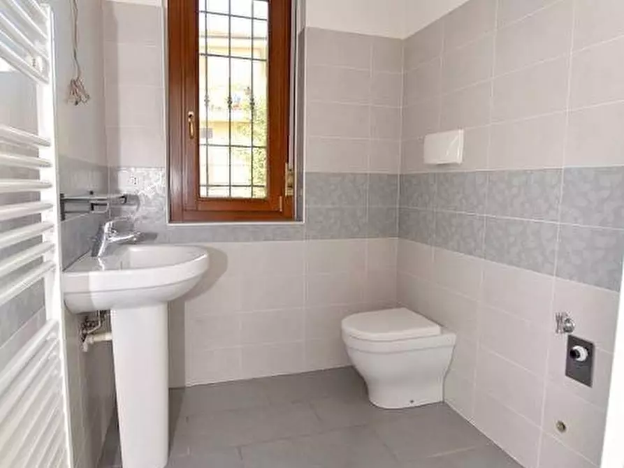 Immagine 4 di Casa semindipendente in vendita  in via Mazzini a Lacchiarella