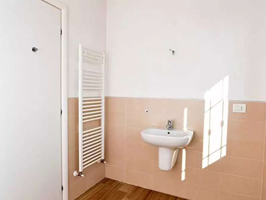 Immagine 9 di Casa semindipendente in vendita  in via Mazzini a Lacchiarella