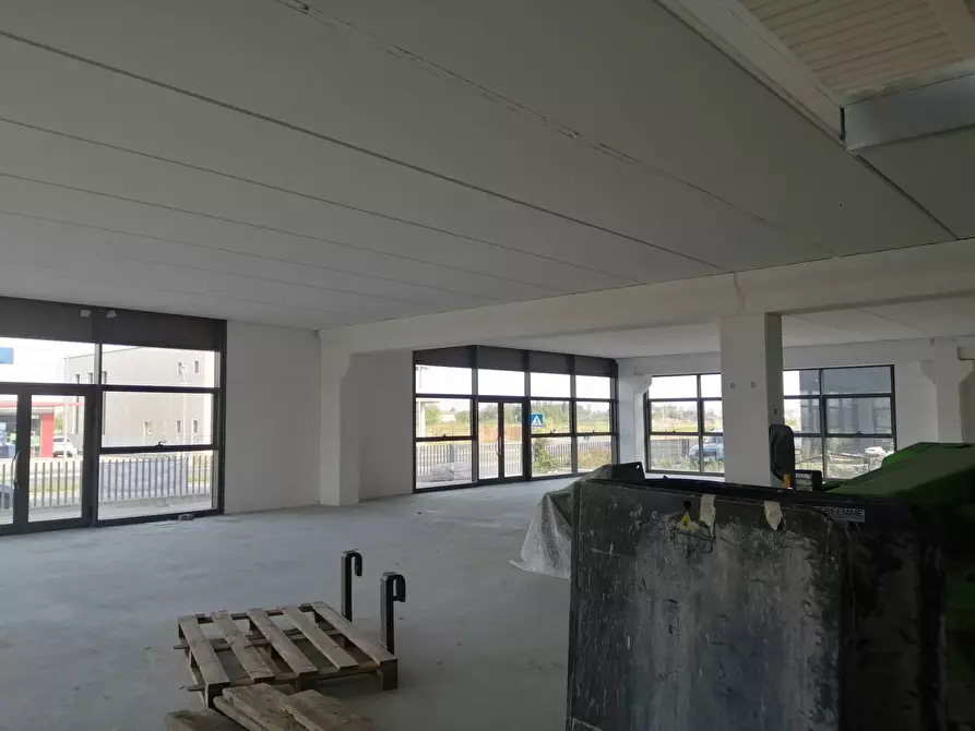 Immagine 6 di Attività commerciale in affitto  in via gabbiano a Ponsacco